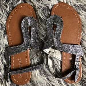 VINTAGE Y2K NWOT Wet Seal Gunmetal Silver Glitter Sandals